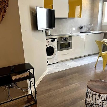 4 Personnes - St Lazar Sur Cour Apartment Paris Bagian luar foto