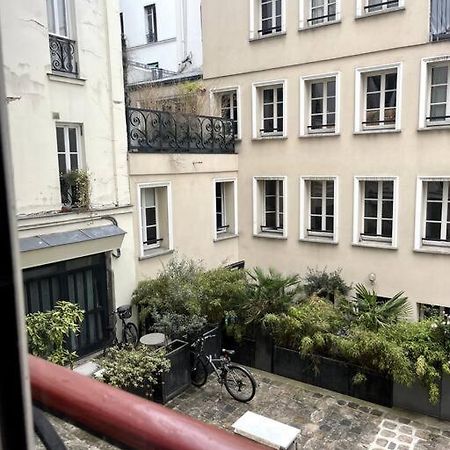 4 Personnes - St Lazar Sur Cour Apartment Paris Bagian luar foto